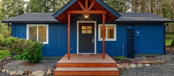 Blueberry Cabin 3bdrm near Alderbrook w/ Hot Tub