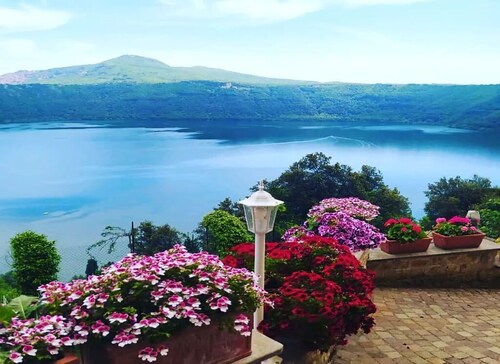 Garden with Lake View and Vasco Jacuzzi 1 min from Old Town