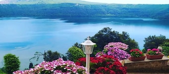 Garden with Lake View and Vasco Jacuzzi 1 min from Old Town