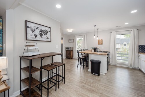 Tastefully designed 4-Bedroom Townhome! Open Concept 