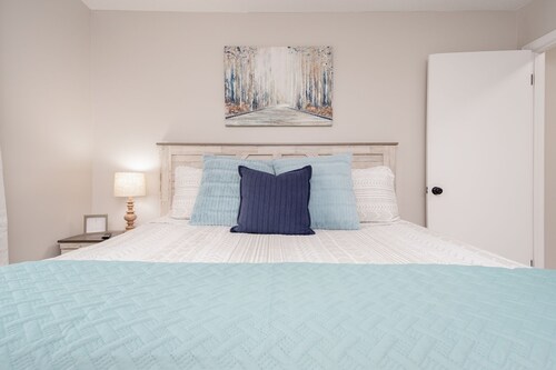 Tastefully designed 4-Bedroom Townhome! Open Concept 