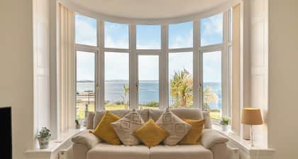 6 bedroom accommodation in Torquay