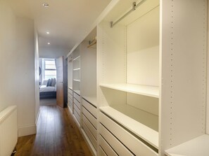 Interior - 6 bedroom accommodation in Torquay (Torquay)