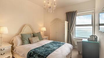 6 bedrooms, free WiFi, bed sheets