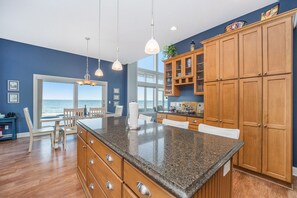 Dining - Exquisite Private Lake Front Family Home (Manistee)
