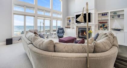 Exquisite Private Lake Front Family Home