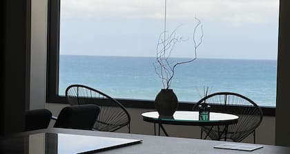 Casa Lúa in front of the sea