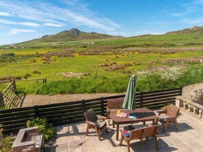 Outdoor dining - 4 bedroom accommodation in St Davids, near Whitesands (St Davids, near Whitesands)