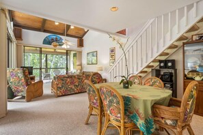 Condo, varias camas (Keauhou Kona Surf & Racquet Club#8-30) | Restaurantes