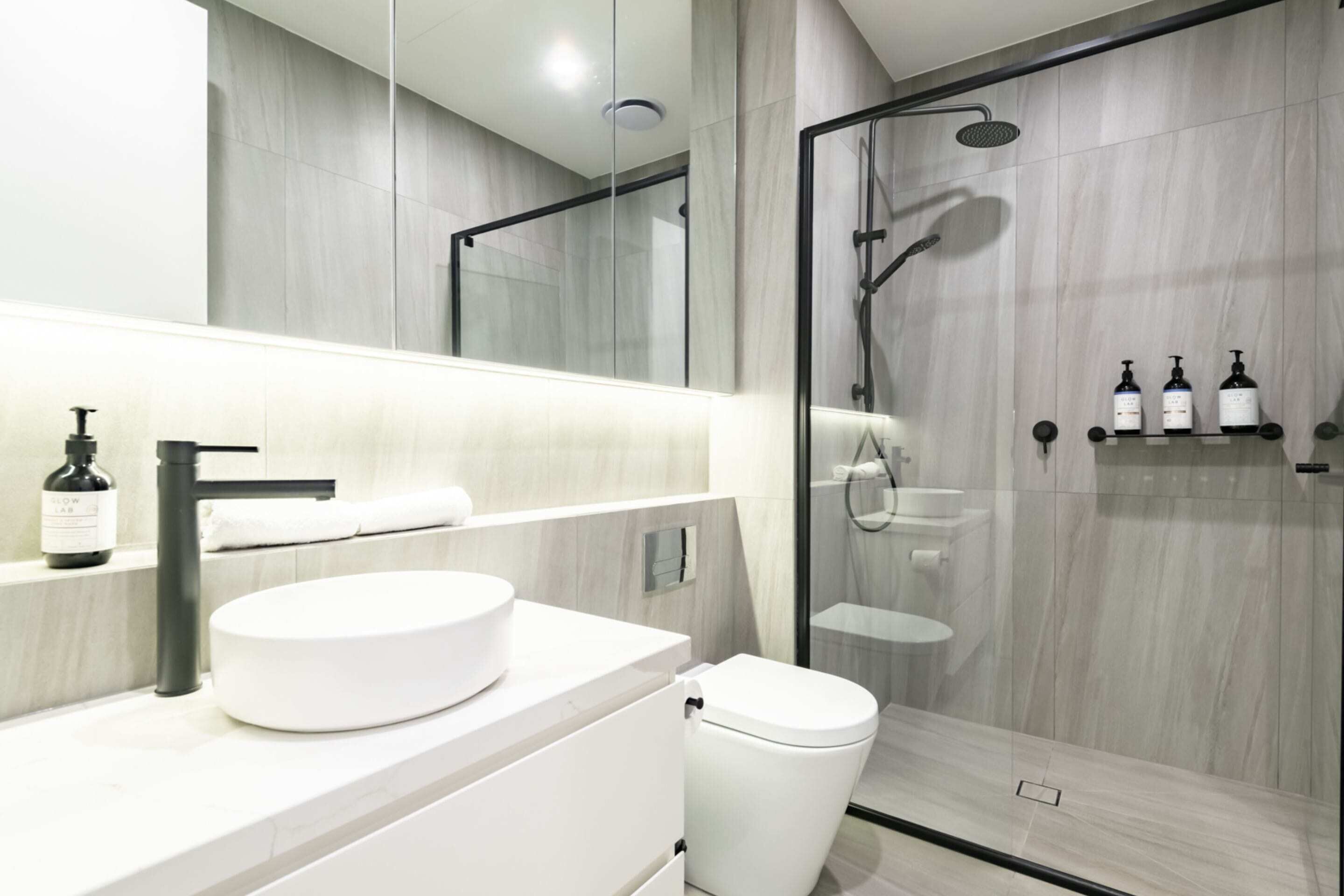 Basic Apartment, Multiple Beds | Bathroom