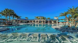 Outdoor pool - BRAND NEW!!!StarWars Theatre/SuperMario Games Room/Themed BedroomsPrivatePoolSpa (Kissimmee)