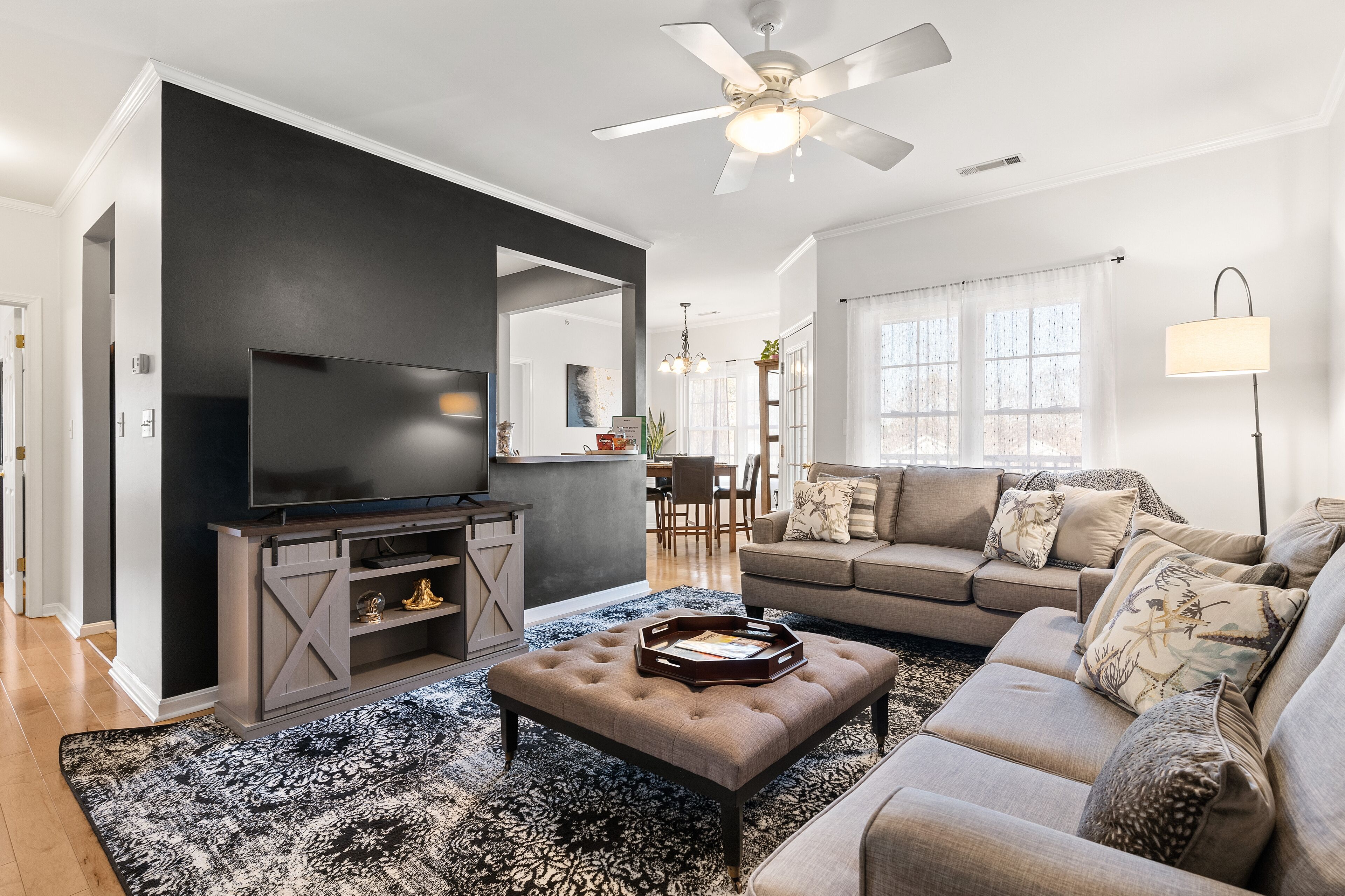 Smart TV, books, stereo