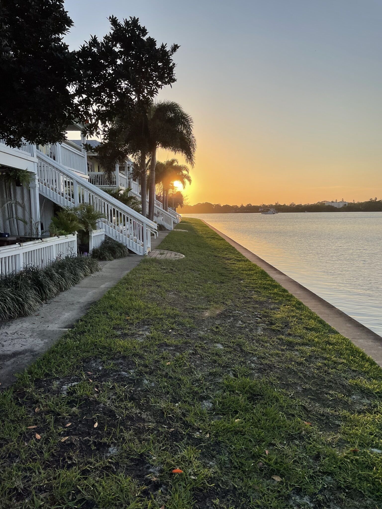 Waterfront condo with incredible views! Pet friendly.