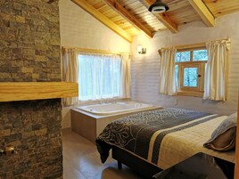 Family Cabin, 3 Bedrooms | Individually decorated, individually furnished, bed sheets