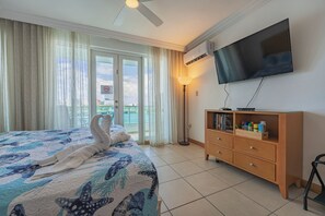 2 bedrooms, in-room safe, desk, iron/ironing board