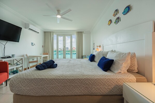 2 habitaciones, escritorio, tabla de planchar con plancha y wifi gratis