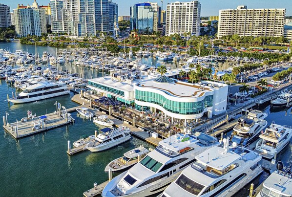 Marina - Siesta Key 4 bedrooms/ hot tub and pool- 13 minutes from beach! (Sarasota)