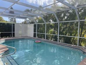 Piscine couverte, piscine extérieure