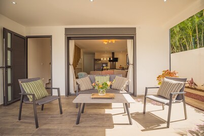 Cosy villa with heated pool