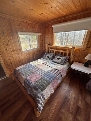 3 soverom, skrivebord, strykejern/-brett og wi-fi (inkludert)