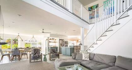 Stunning Luxury Riverfront Pool Home with Boat Dockage