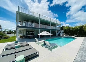 Outdoor pool, a heated pool - Stunning Luxury Riverfront Pool Home with Boat Dockage (Oak Hill)