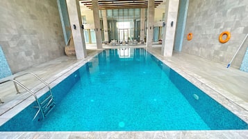 2 piscinas techadas