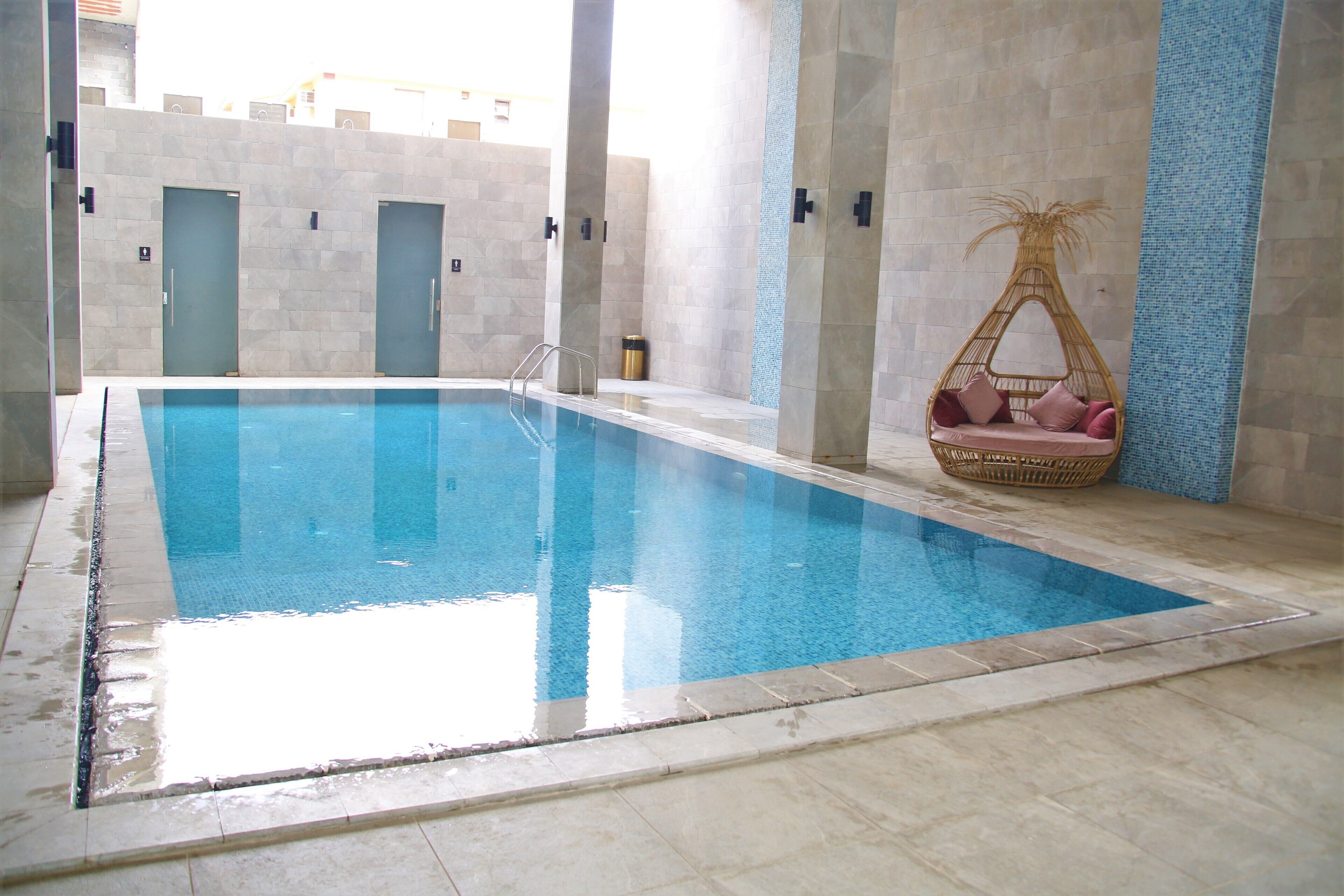 2 indoor pools