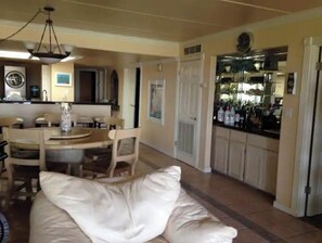 Bar (en la propiedad)