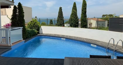 Sea view apartment with private pool