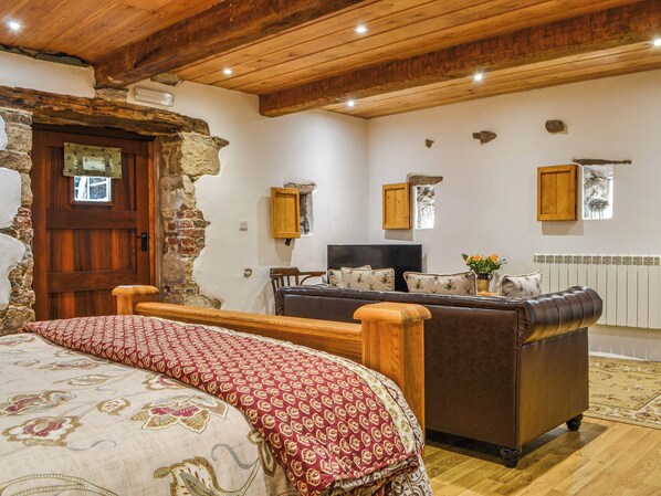1 quarto, Wi-Fi de cortesia, roupa de cama