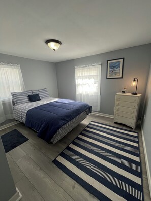 2 bedrooms, iron/ironing board, free WiFi, bed sheets