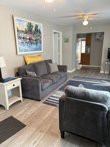  Cozy 2 bedroom house.within a hour to Lakes, Music venues, Historic Frankenmuth