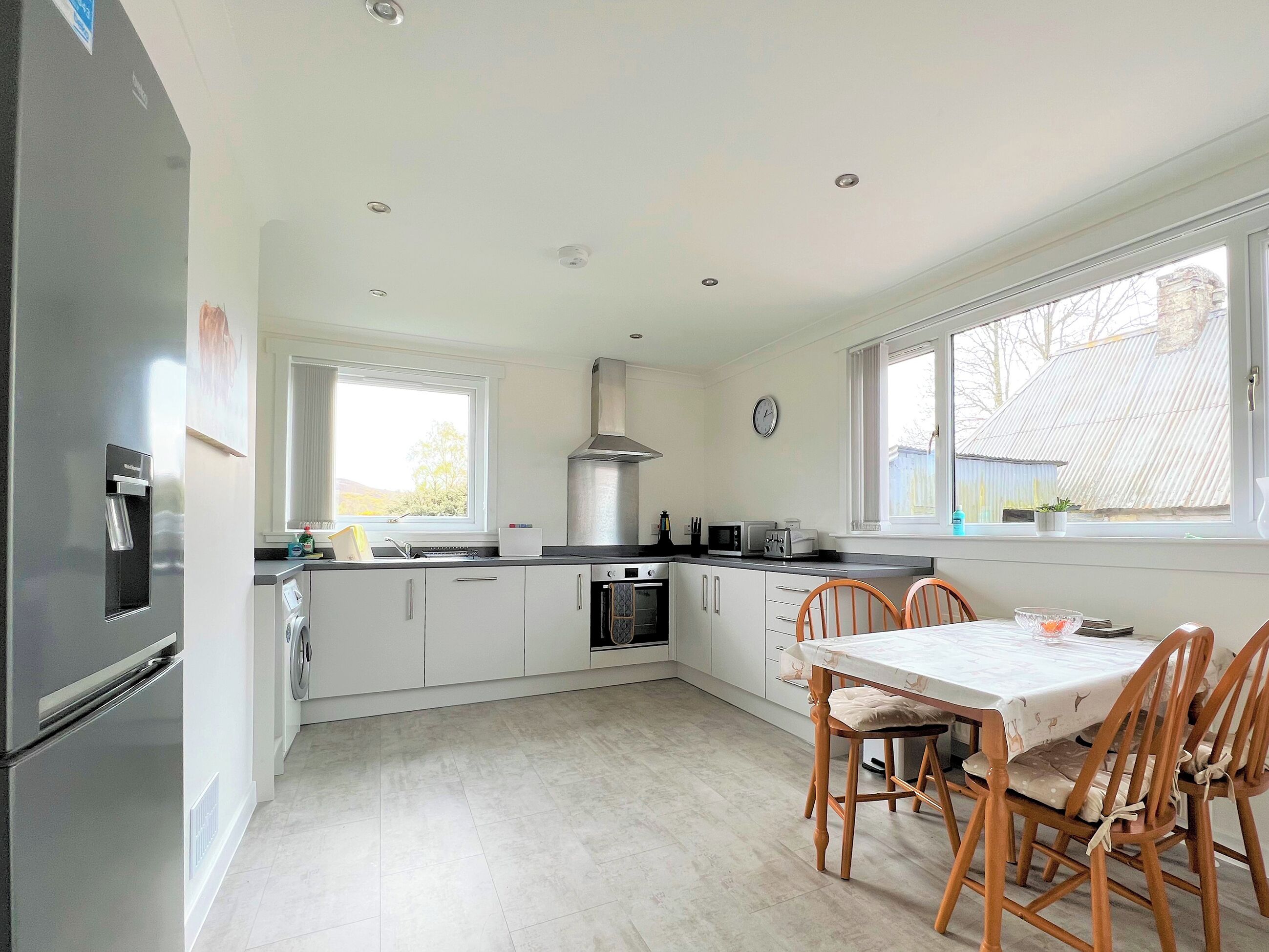 Dishwasher, high chair