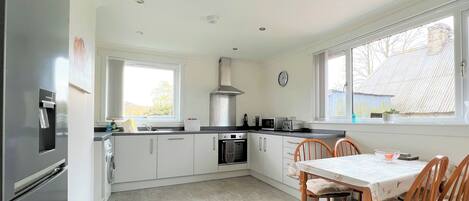 Lave-vaisselle, chaise haute