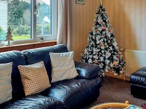 TV - 3 bedroom accommodation in Fort Augustus (Fort Augustus)