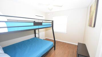 3 Schlafzimmer, Bügeleisen/Bügelbrett, WLAN, Bettwäsche