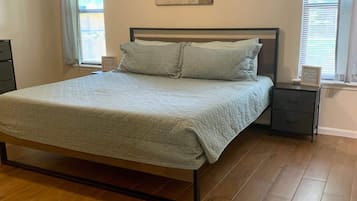 3 bedrooms, iron/ironing board, WiFi, bed sheets