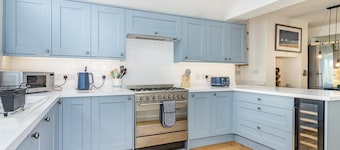 3 bedroom accommodation in Newton Ferrers, near Plymouth