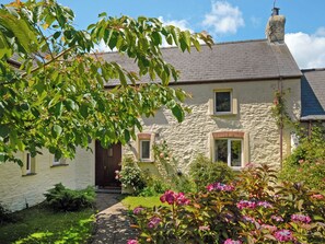 Exterior - 2 bedroom accommodation in Castlemorris (Castlemorris)