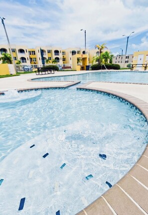 Outdoor pool - Cozy and Peaceful place-Rio Grande-El Yunque Rainforest  (Río Grande)