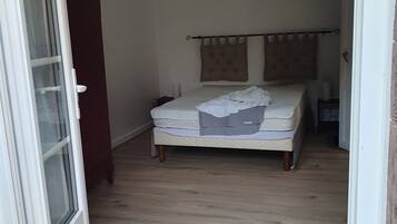 2 slaapkamers, geluiddichte muren, gratis wifi, beddengoed