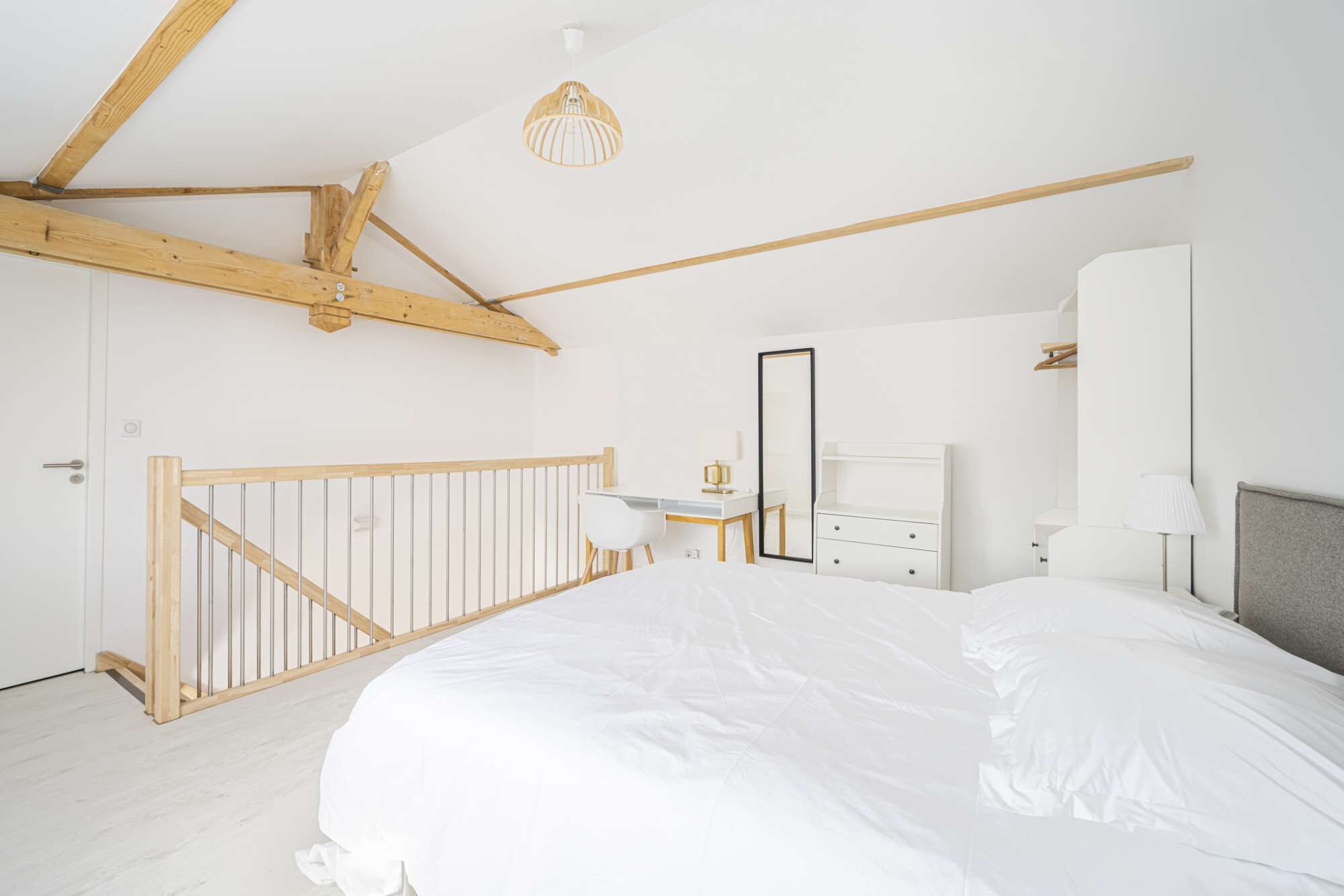 1 chambre, bureau, fer et planche à repasser, Wi-Fi