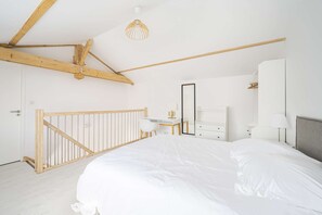 1 chambre, bureau, fer et planche à repasser, Wi-Fi