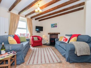 Living area - A dog-friendly ‘Haven Secret Waterway’ holiday cottage in Llangwm near Burton. (Llangwm, near Burton)