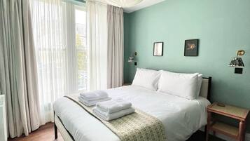 2 soverom, strykejern/-brett, reiseseng for barn og wi-fi