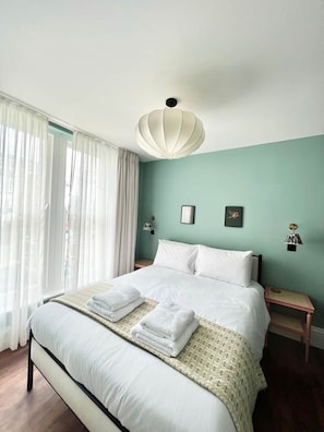 2 bedrooms, iron/ironing board, travel cot, WiFi - Redland Suites - Apartment 4 (Redland)