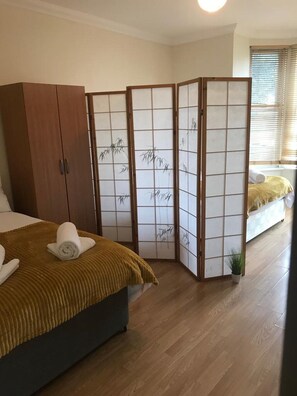 4 habitaciones, tabla de planchar con plancha y wifi gratis