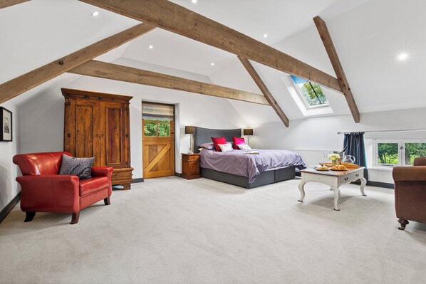 5 bedrooms, free WiFi, bed sheets