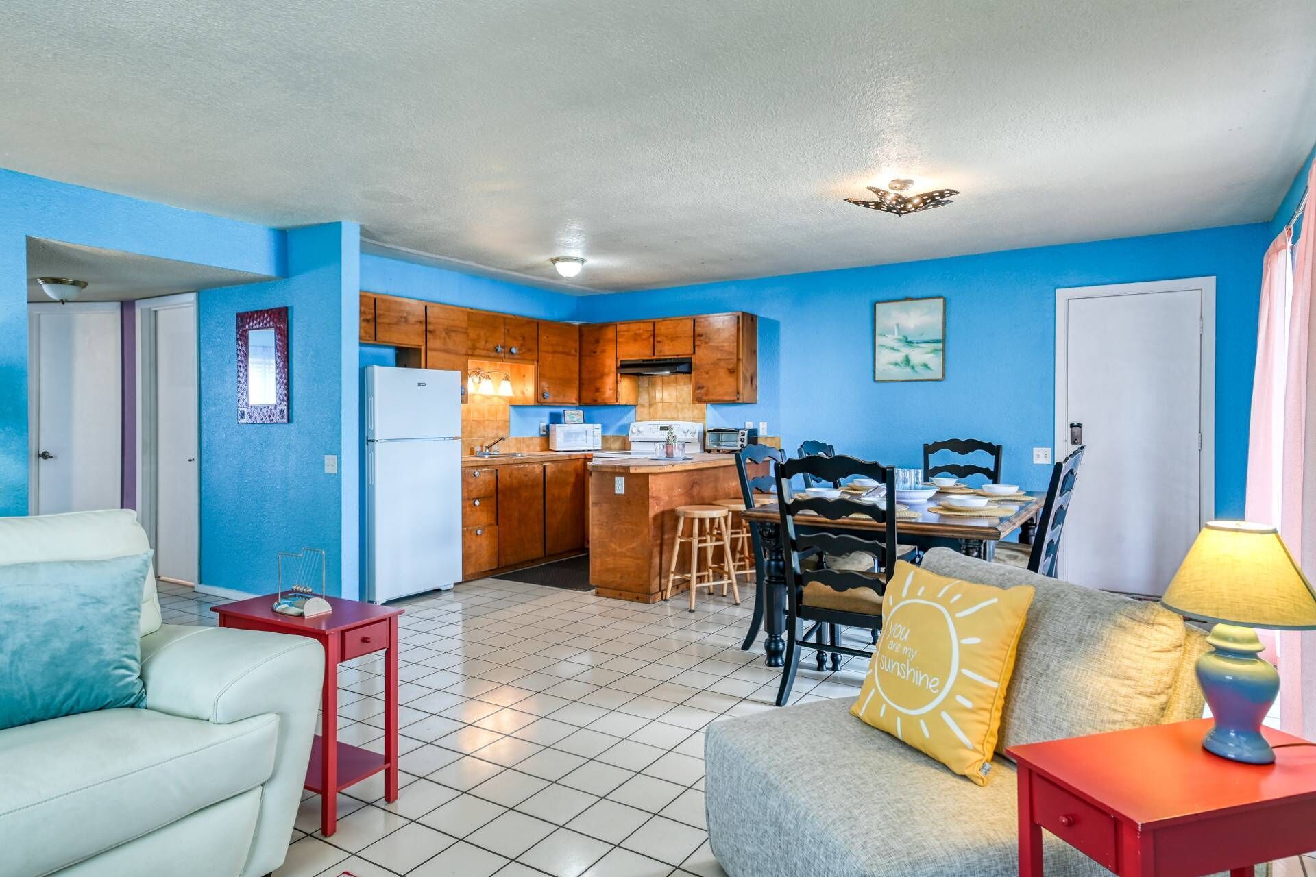 Apartment (Another Endless Summer on B Street (U) | Aussenbereich